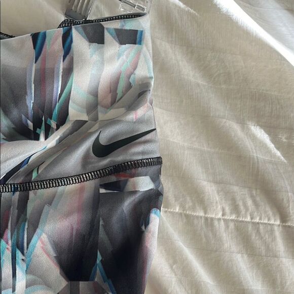 Nike Dri-FIT Multicolor Abstract Leggings - Picture 7 of 7